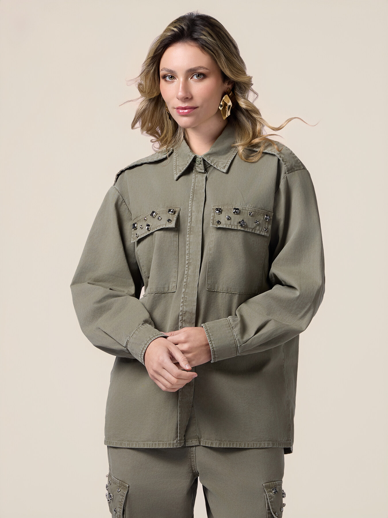 Chemise oversize avec applications image number 0