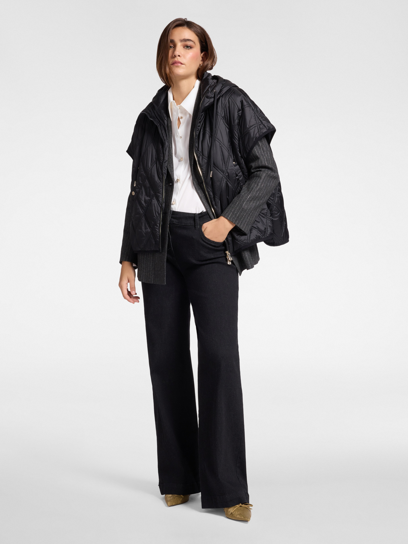 Quilted down jacket with short sleeves image number 2