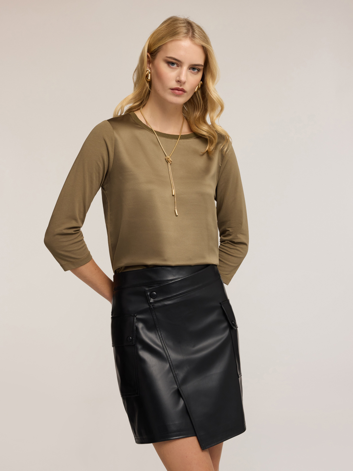 Two-material T-shirt image number 0