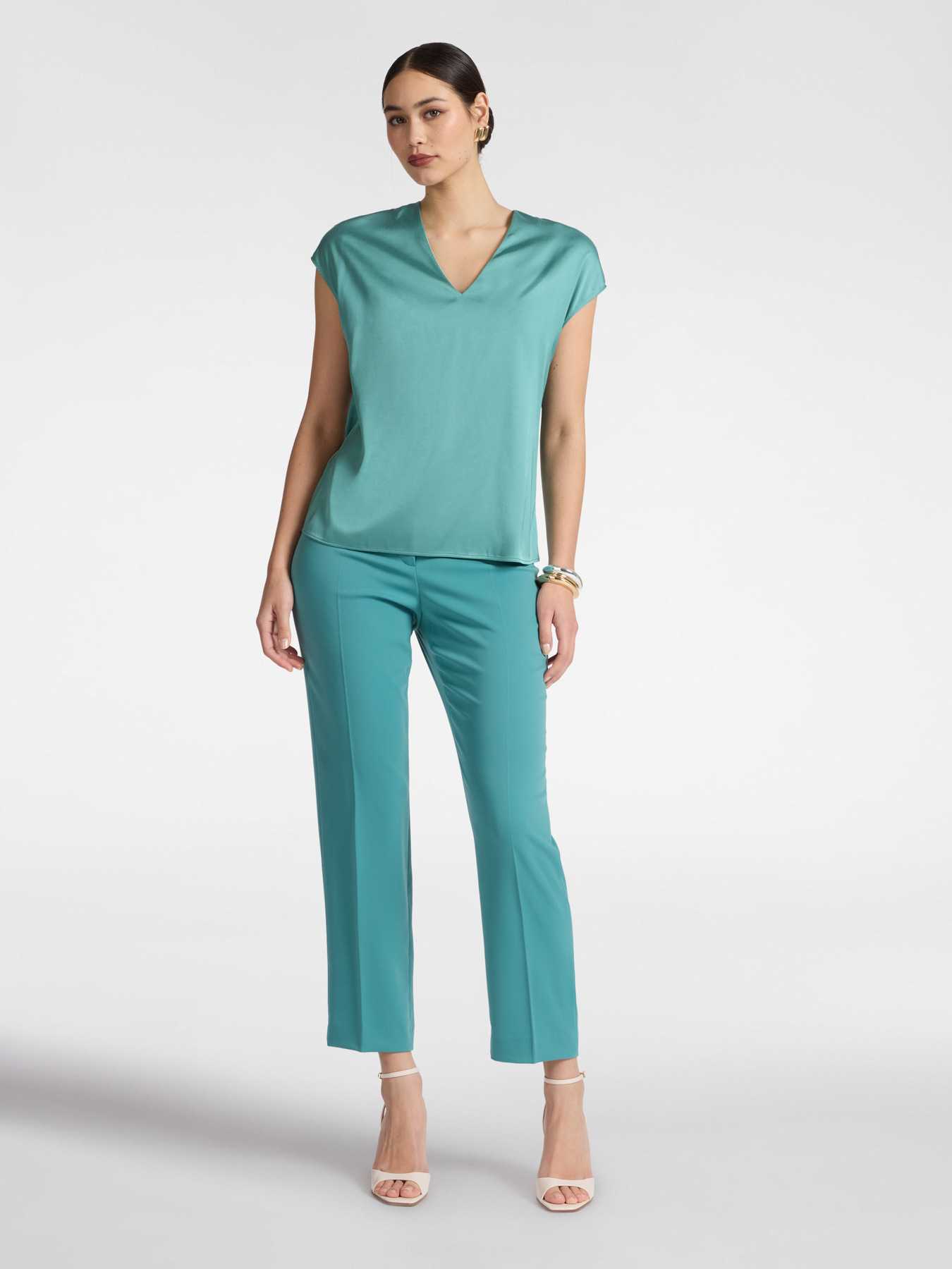 Blusa in raso con scollo a V image number 2