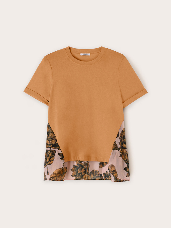 T-shirt with back insert