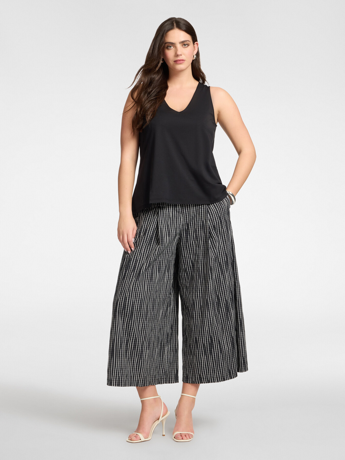 Mixed lyocell top with V-neck image number 2