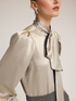 Blouse body en satin avec nœud au cou image number 2