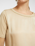 Camiseta con escote bordado image number 3