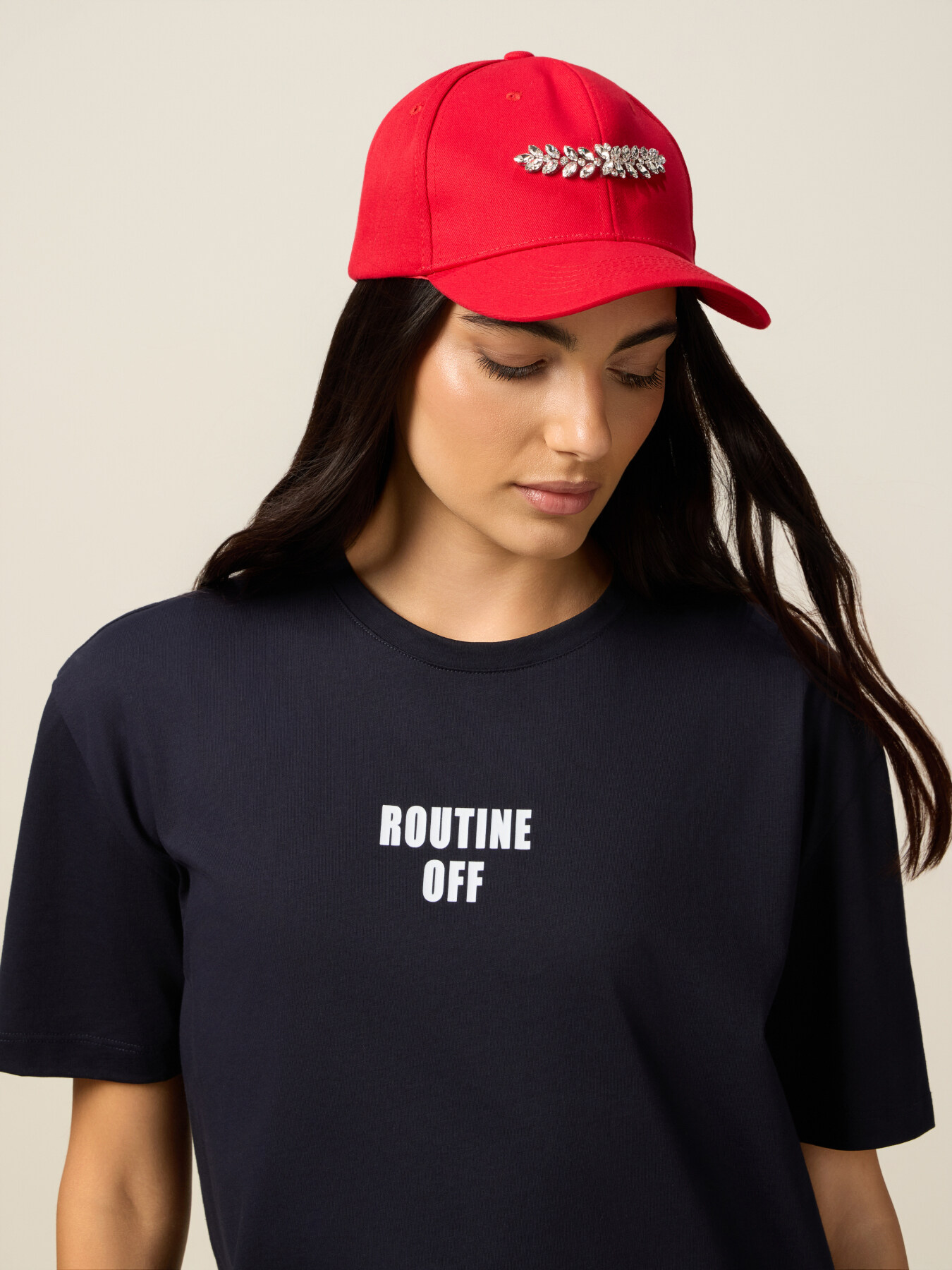 T-shirt con berretto abbinato image number 2