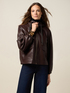 Kurze Jacke mit Kapuze und Reißverschluss image number 0