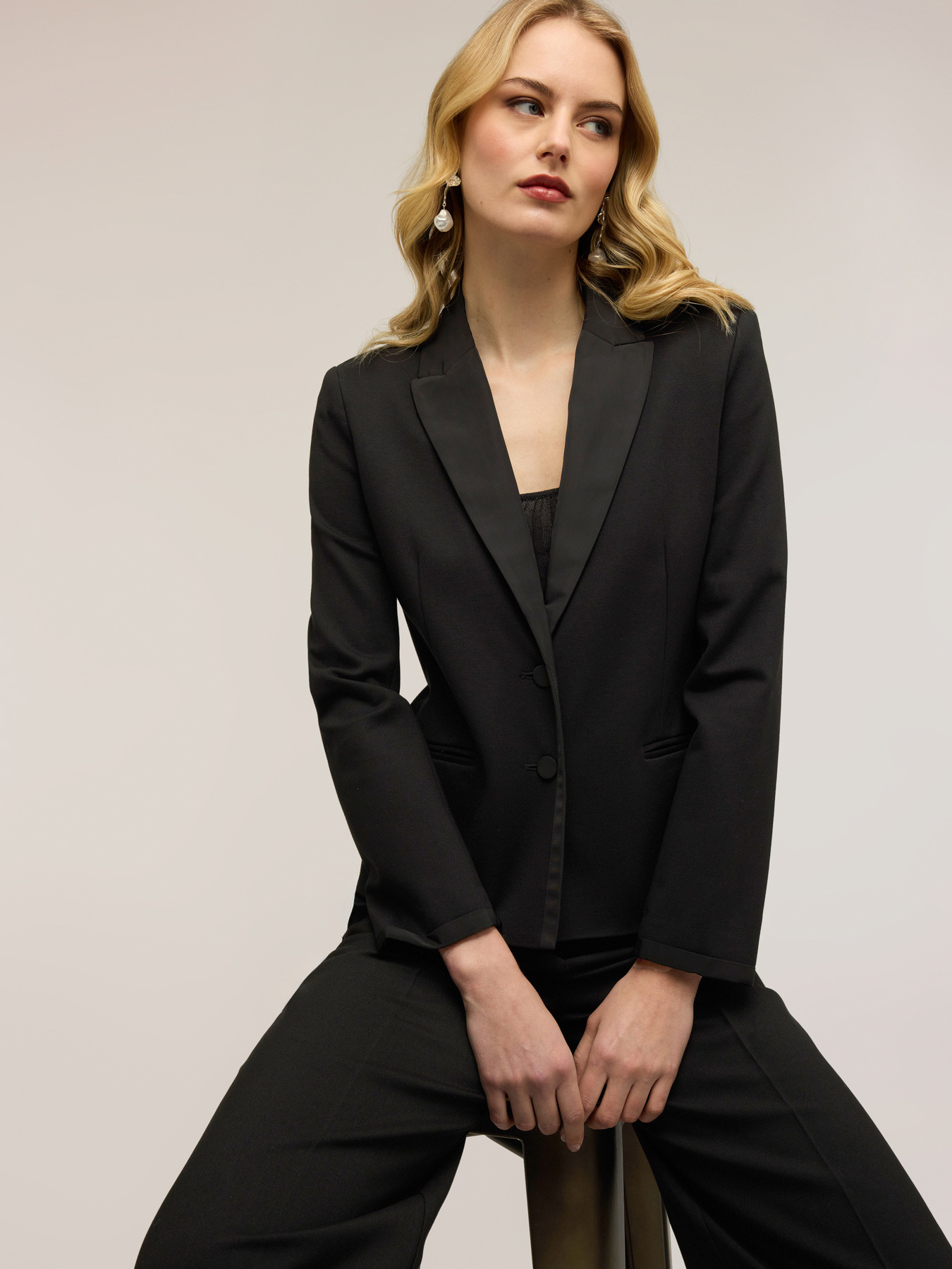 Blazer in Milano stitch with taffeta details image number 3