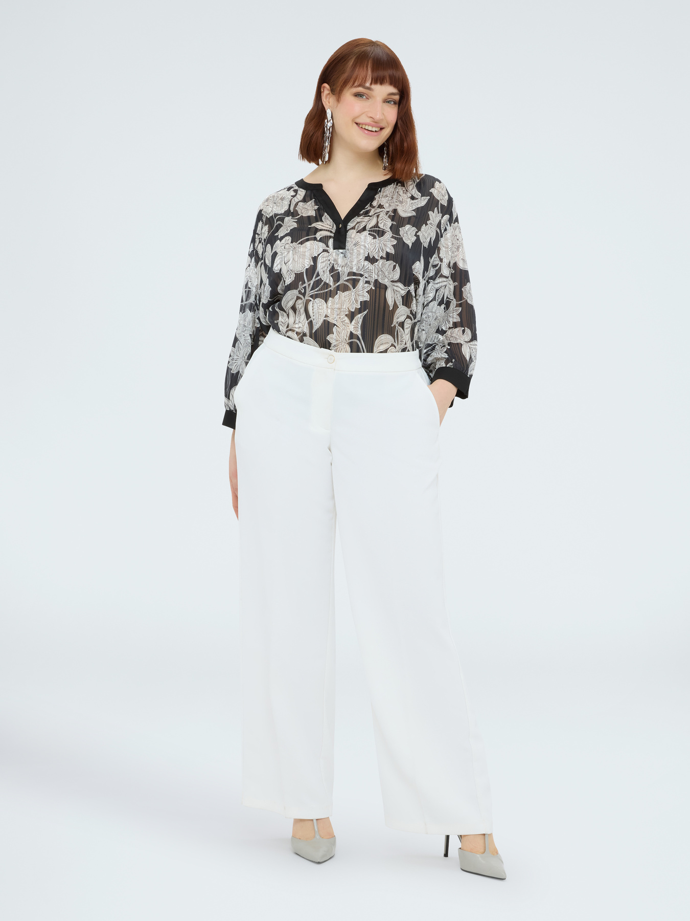 Bluse aus Creponne mit Blumendruck image number 3