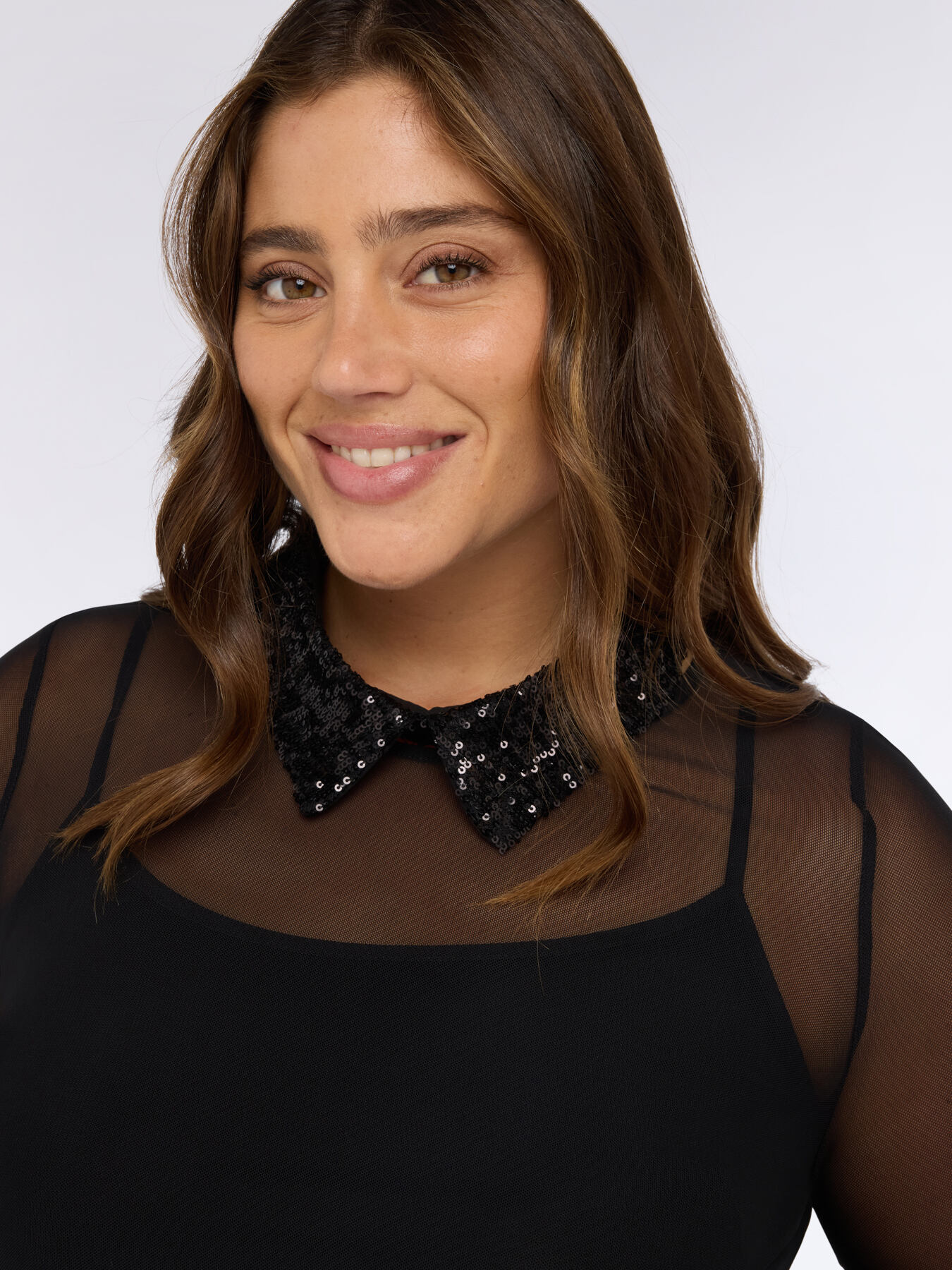 Sequined collar image number 1