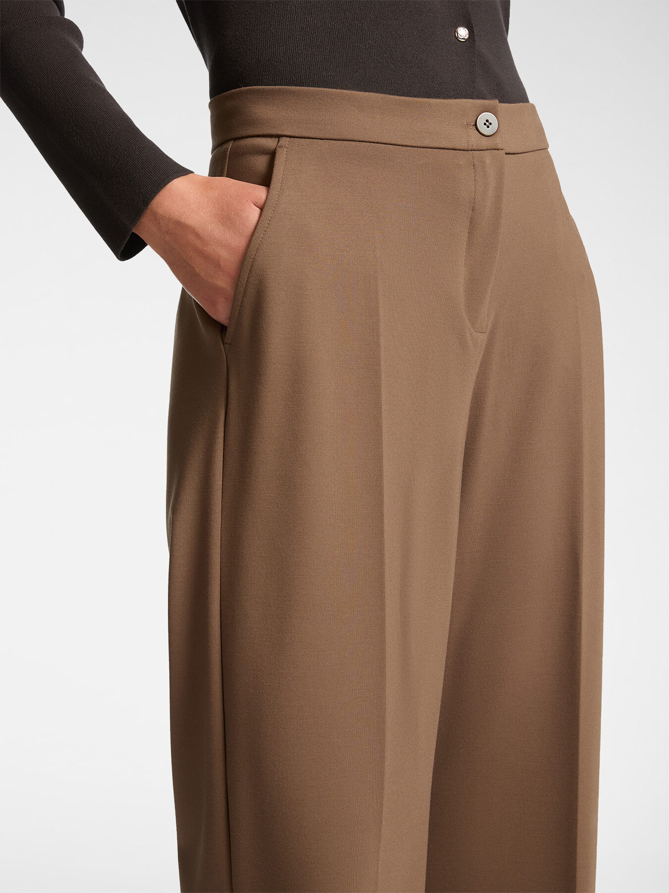 Pantalones de hombre en punto milan&eacute;s image number 3