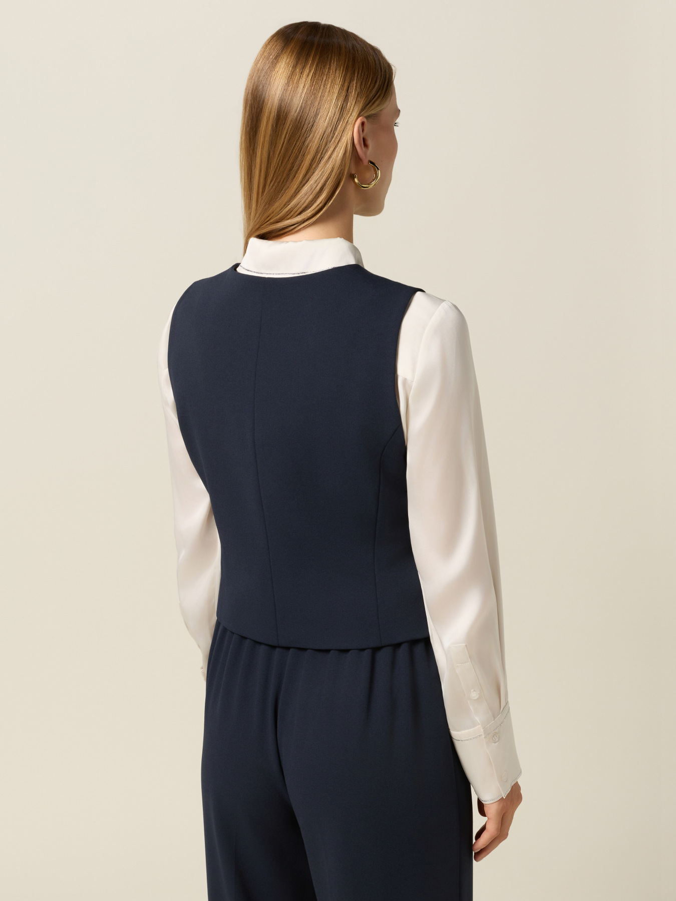 Gilet in tessuto cr&ecirc;pe image number 1