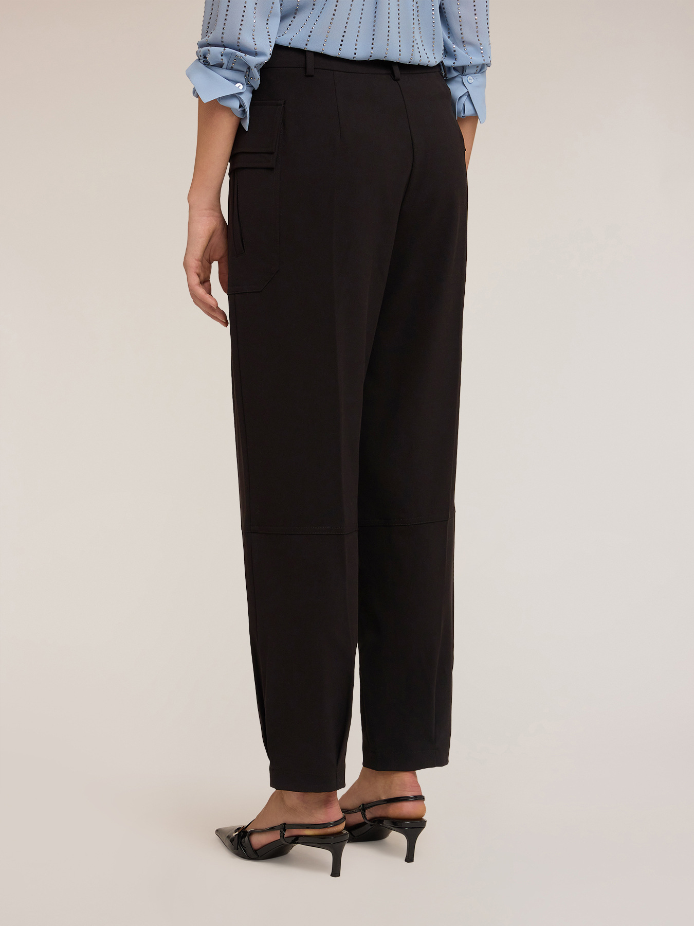 Pantaloni cargo in tessuto fluido image number 1