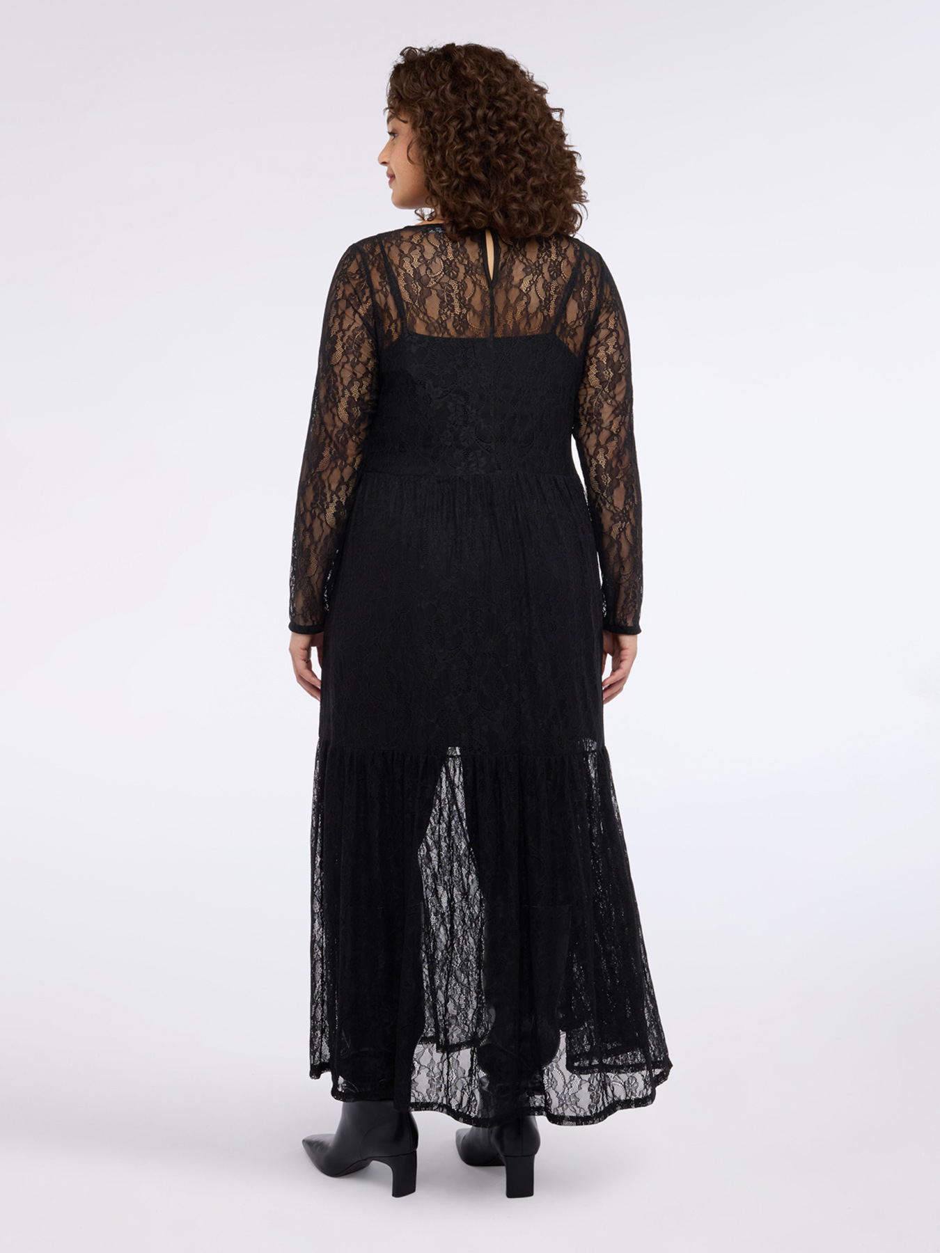 Long lace dress image number 1