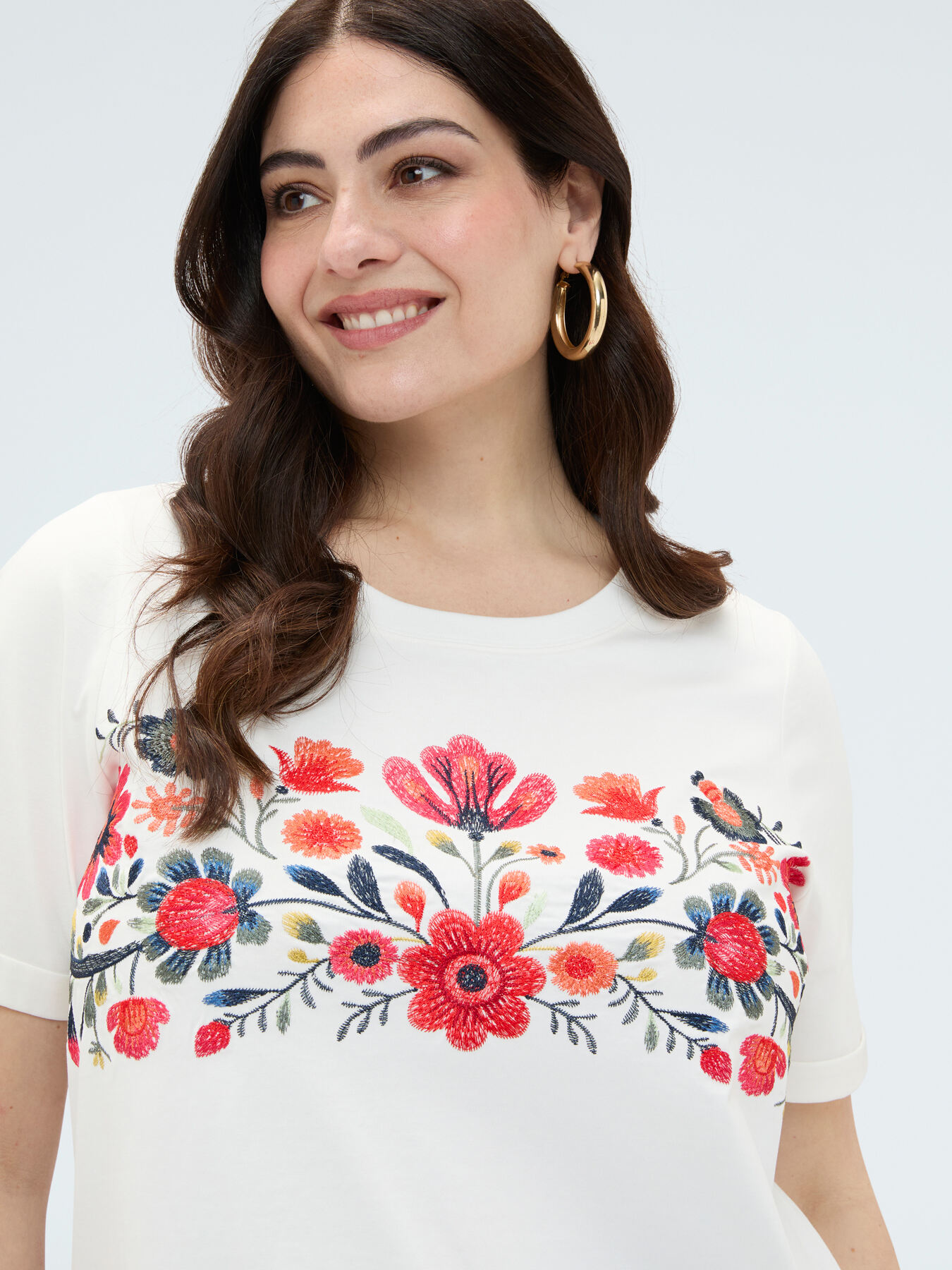 T-Shirt aus Baumwolle mit Blumenstickerei image number 3