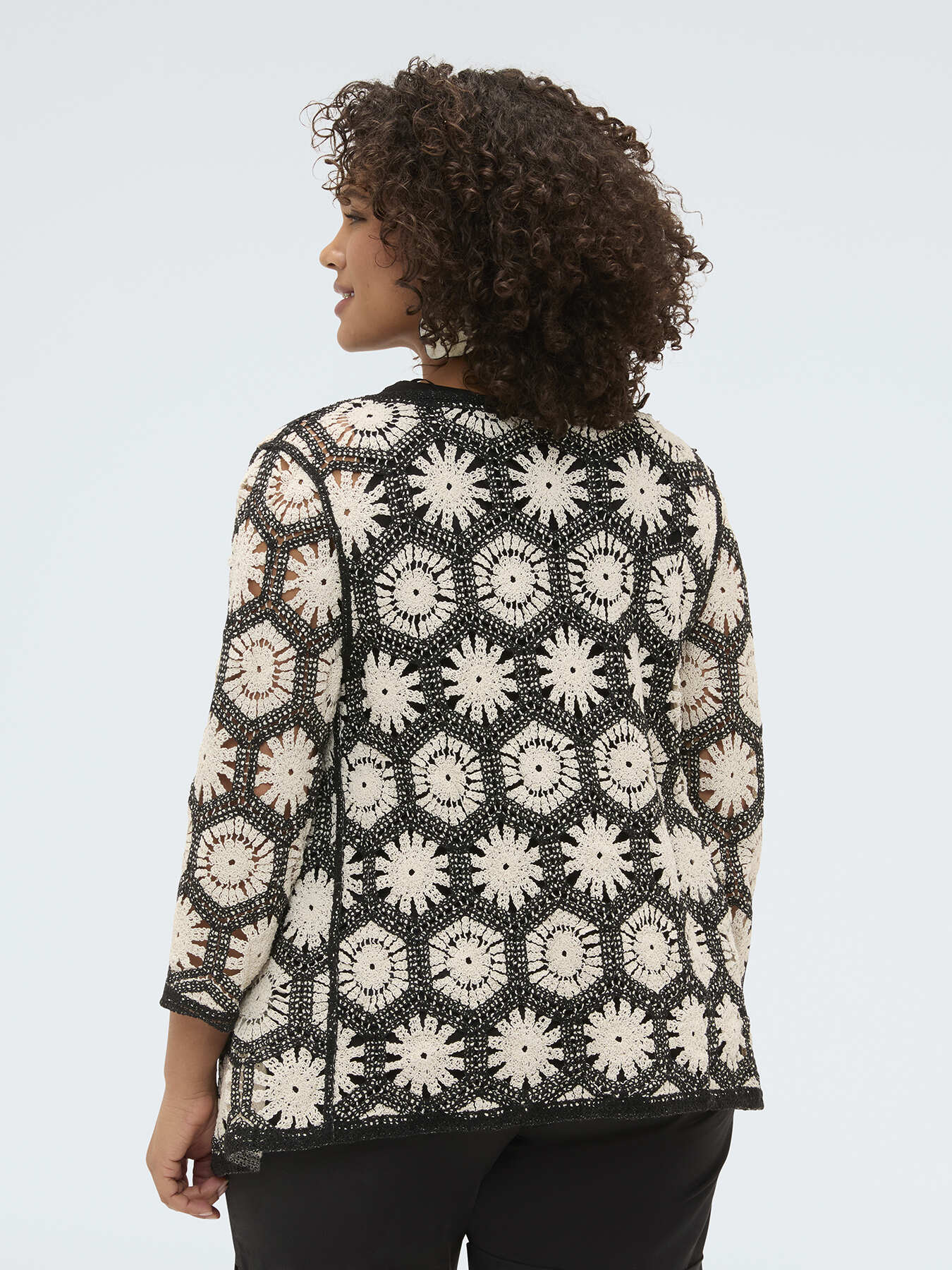 Cardigan in H&auml;keloptik image number 3