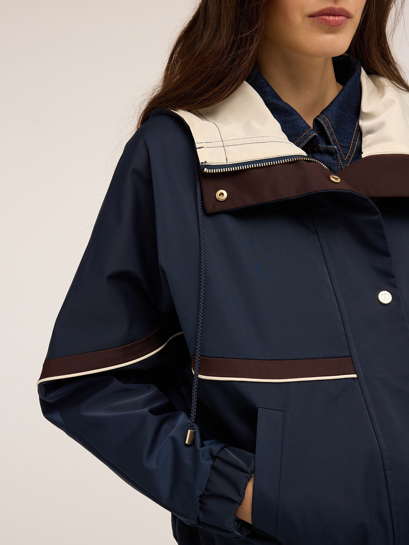 Nylon jacket with hood image number 4