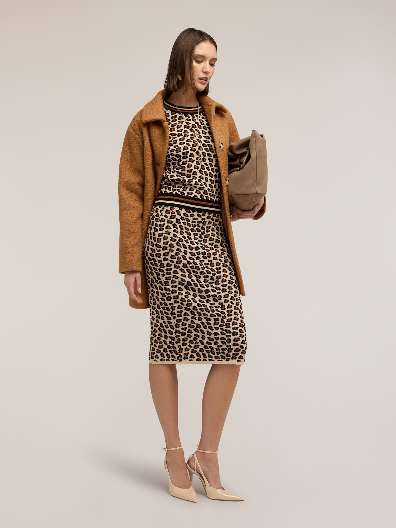 Jupe fourreau en maille fantaisie animalier image number 2