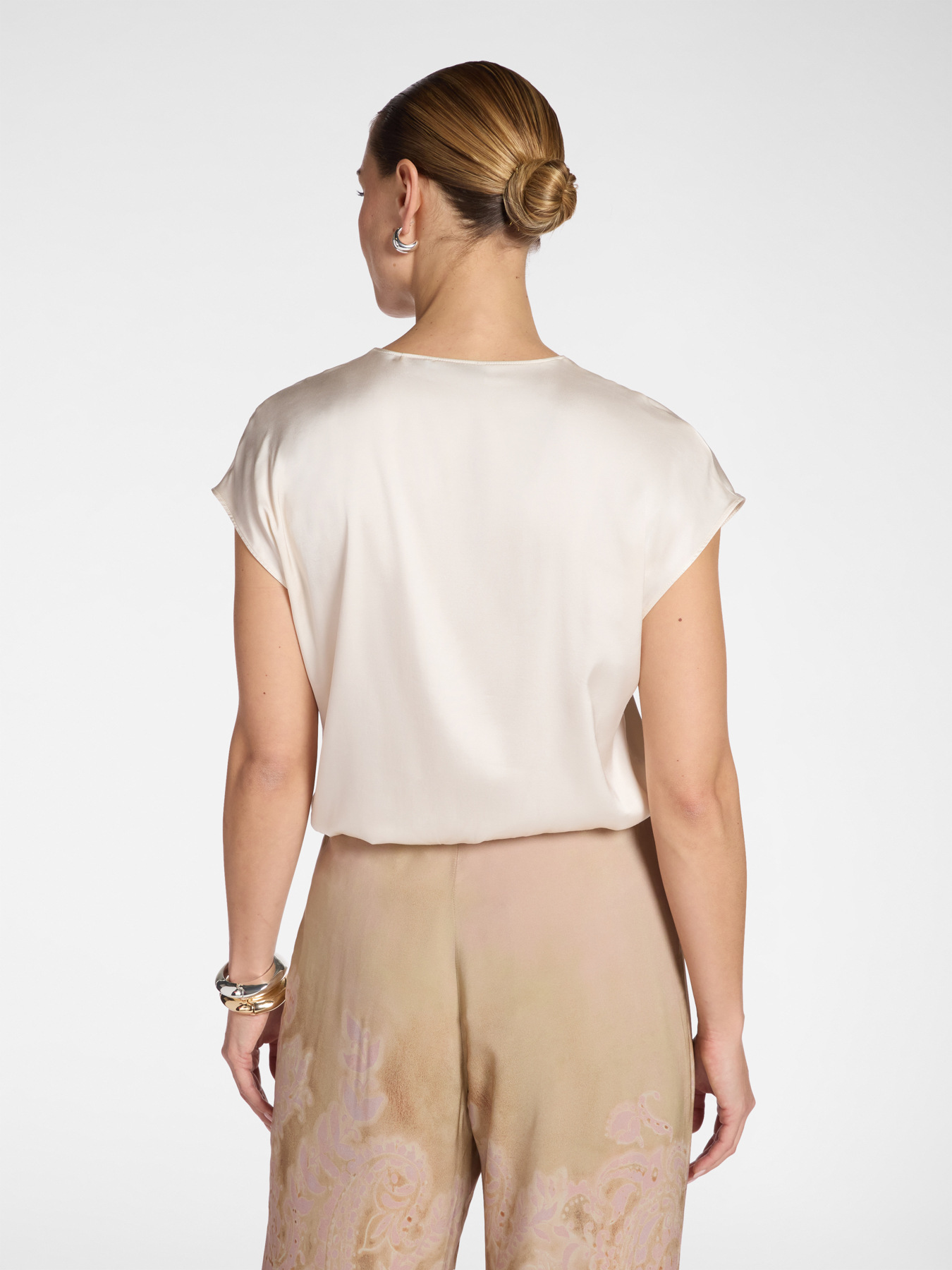 Blusa in raso con scollo a V image number 1
