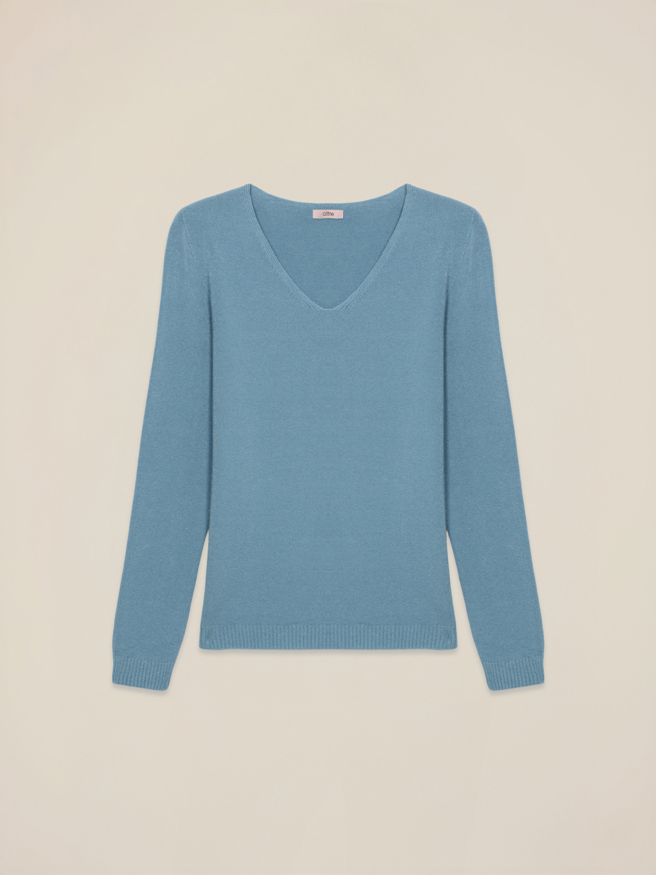 Jersey de mezcla de viscosa con escote en V image number 3