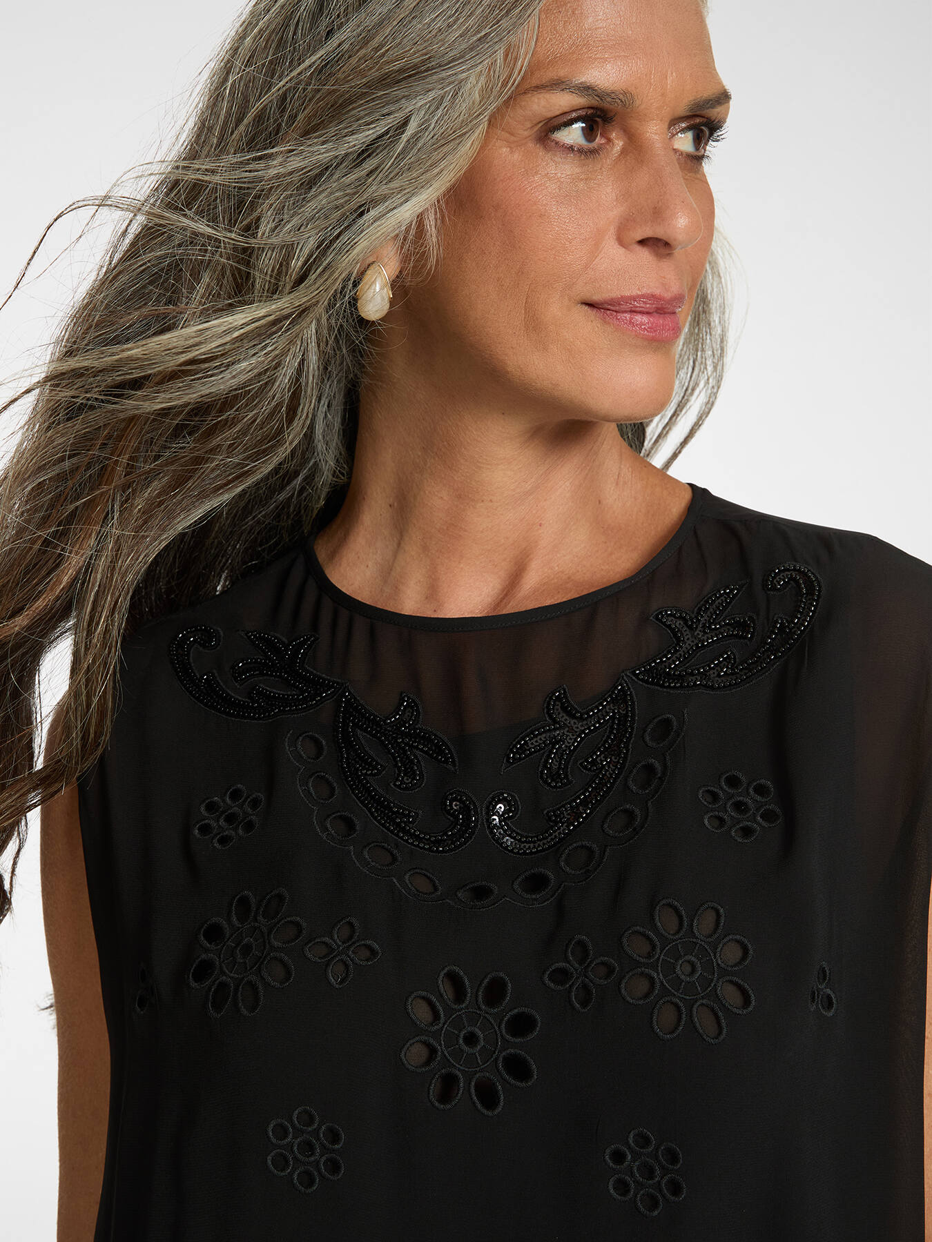 Blusa in georgette traforata image number 3