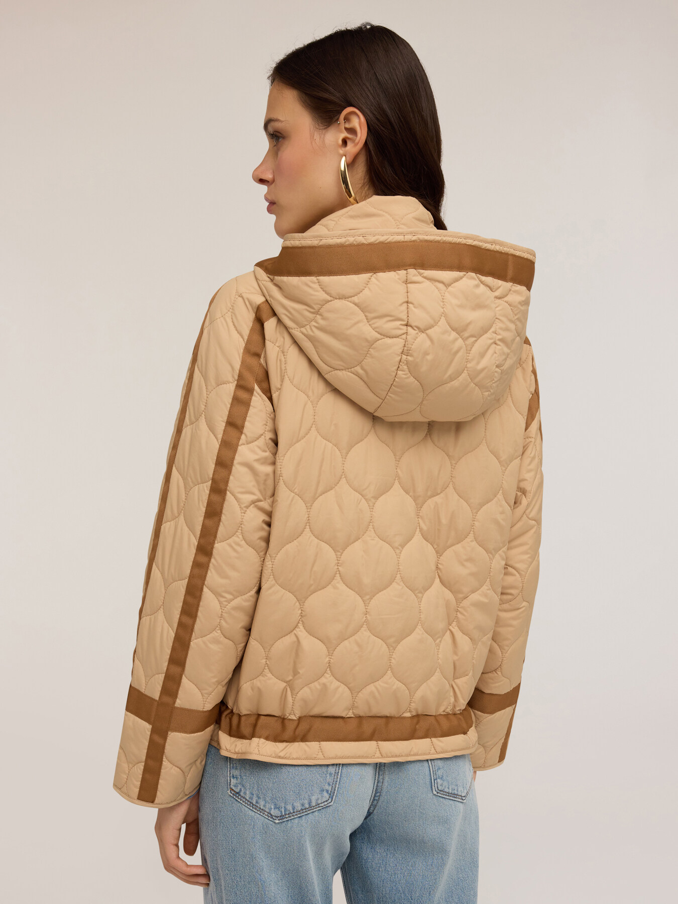 Veste matelassée avec bordures en gros-grain image number 1