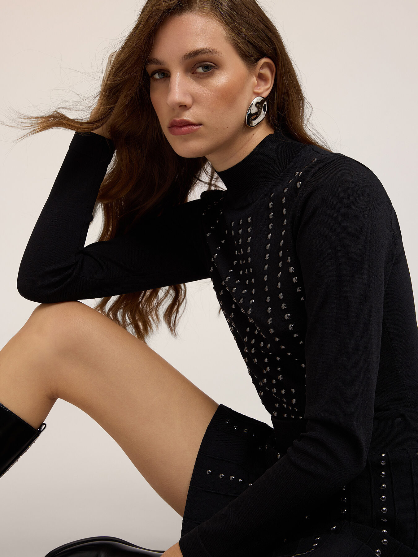 Turtleneck sweater with appliqu&eacute;s image number 3