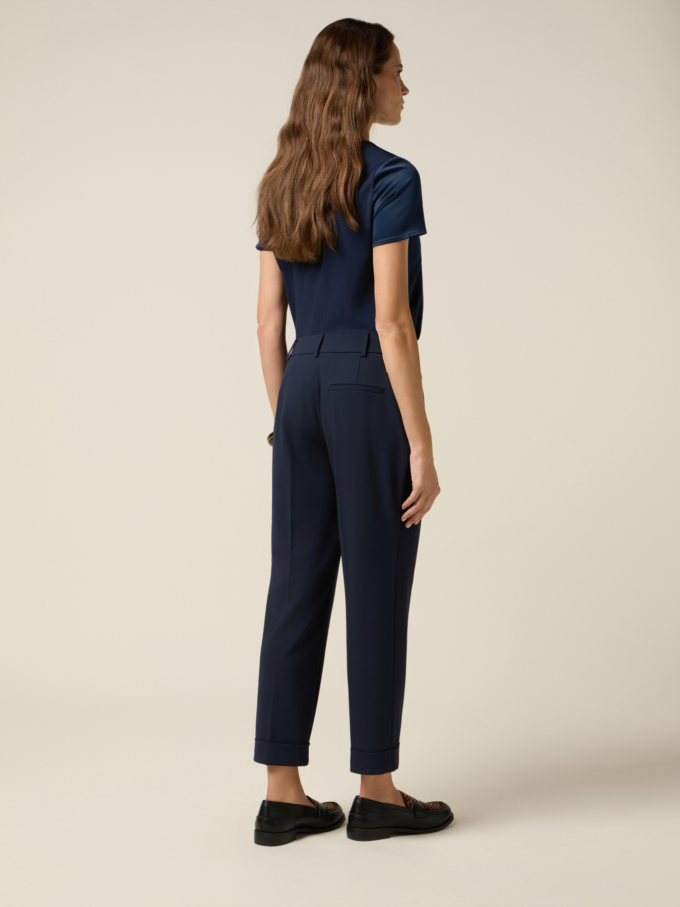 Cropped pants in crêpe fabric image number 1