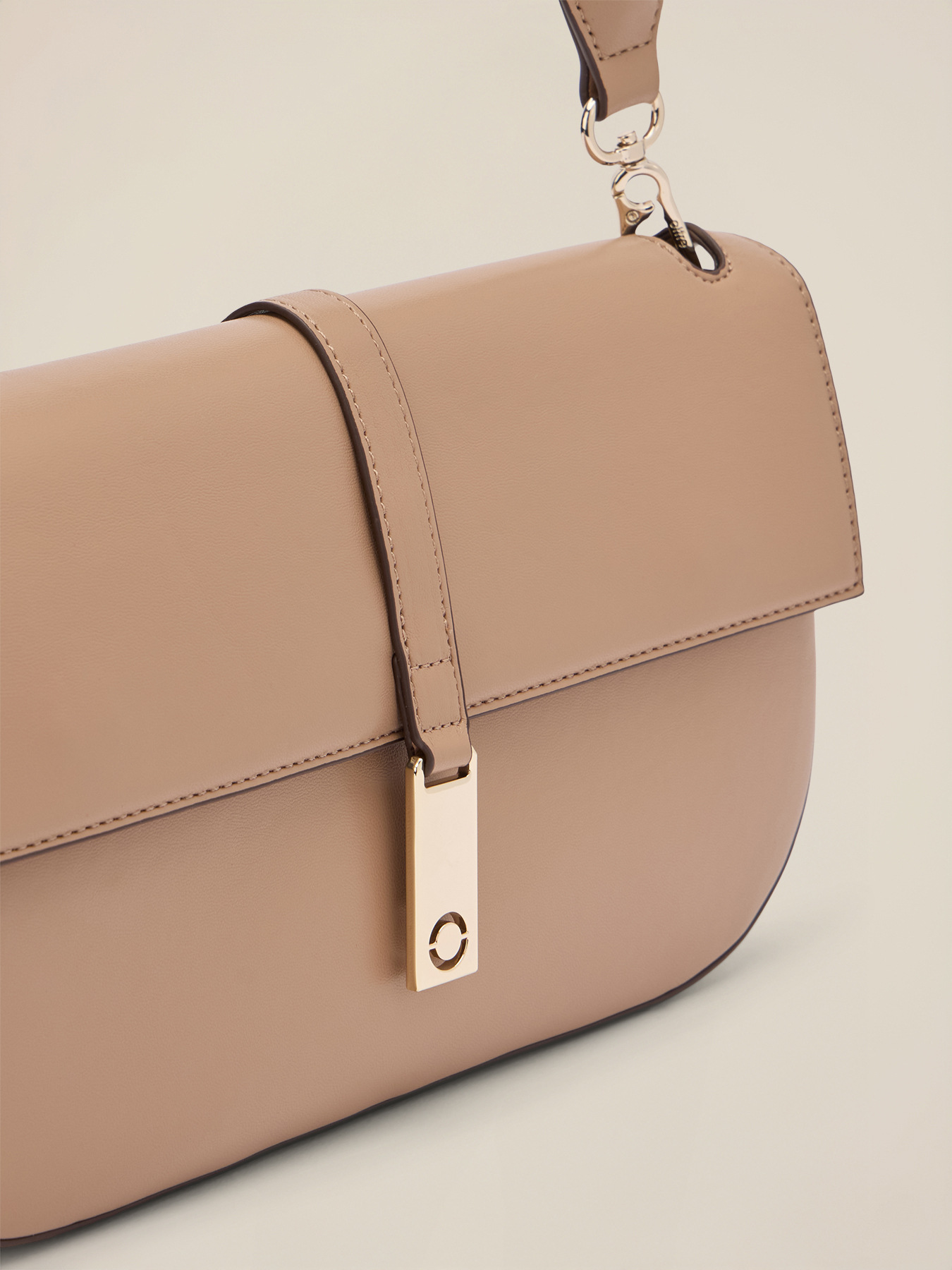 Tracolla con dettaglio metallico image number 4