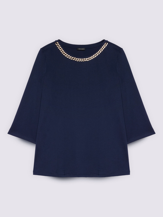 T-shirt in jersey con catena sullo scollo