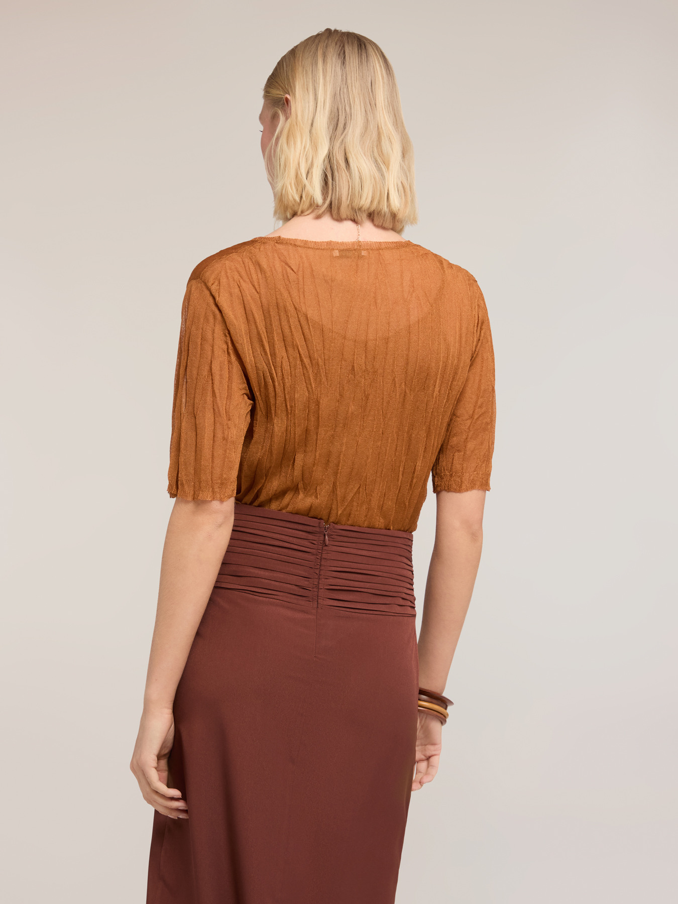Cropped crinkle-effect sweater image number 1