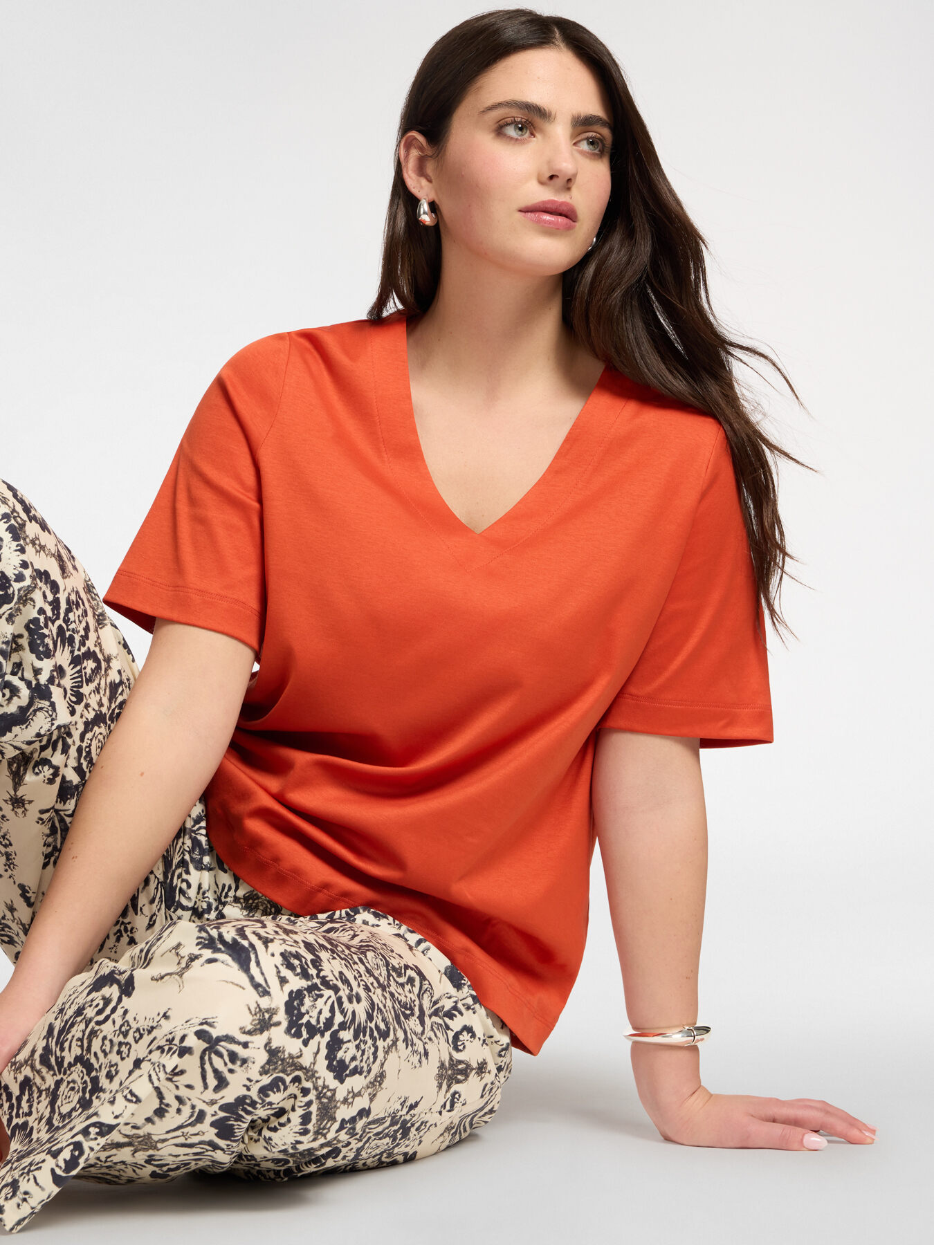 T-shirt in cotone scollo a V image number 3