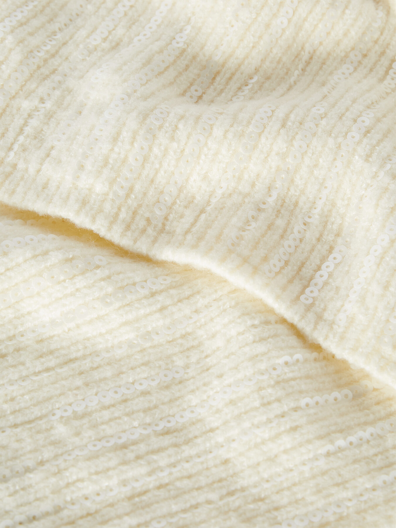 Strickschal mit Pailletten-Stickerei image number 1