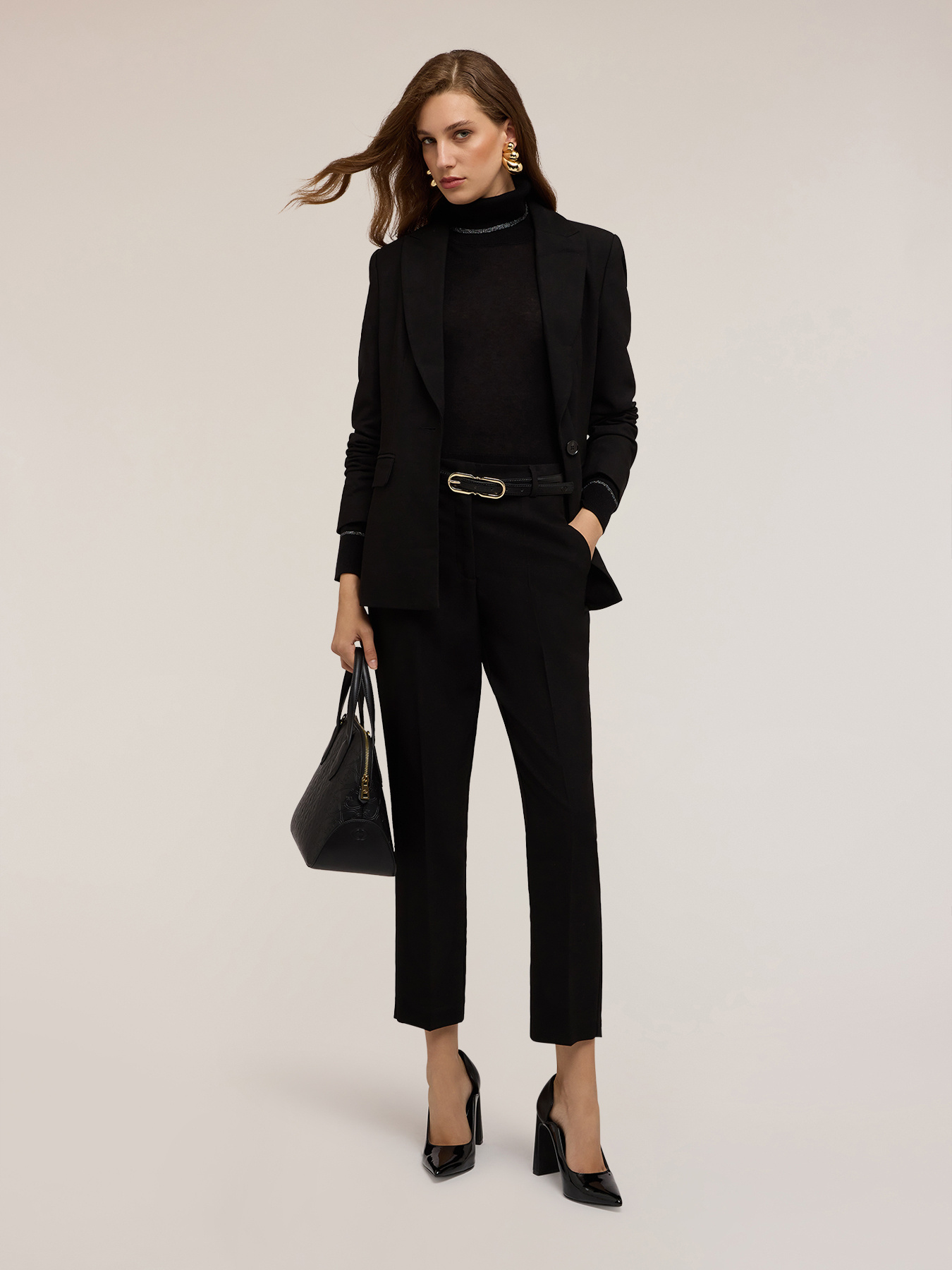 Regular trousers with pressed crease image number 0