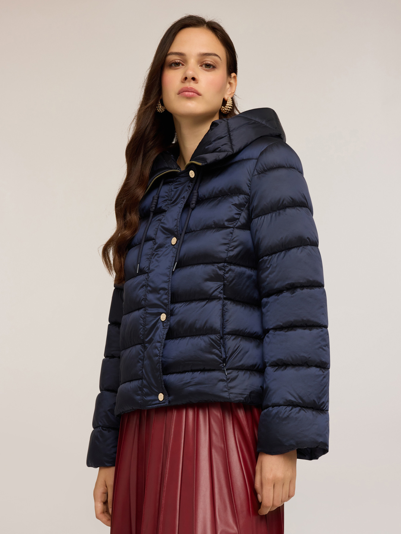 Glänzende Nylon-Daunenjacke image number 3