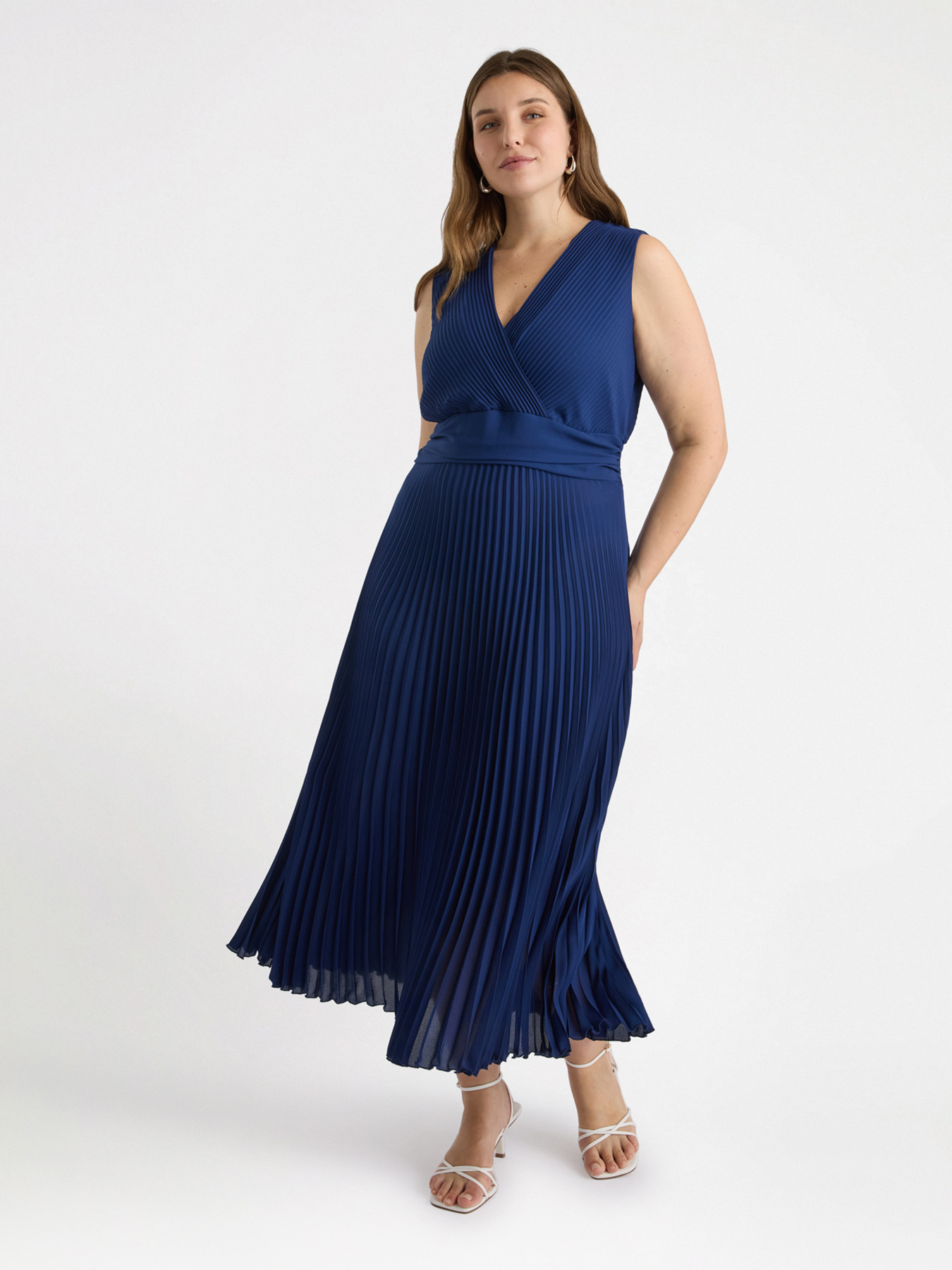 Pleated dress with V-neck image number 0