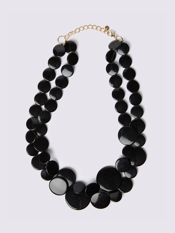 Necklace with circular pendants