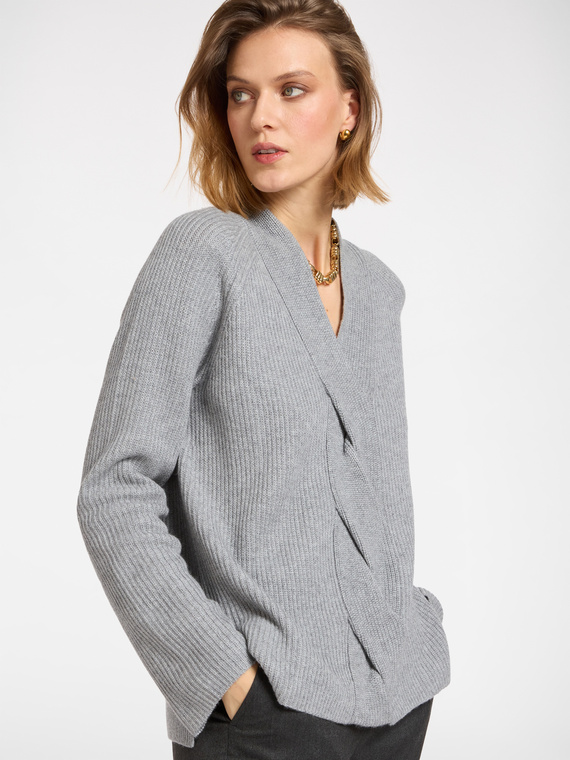 Sweater with maxi braid