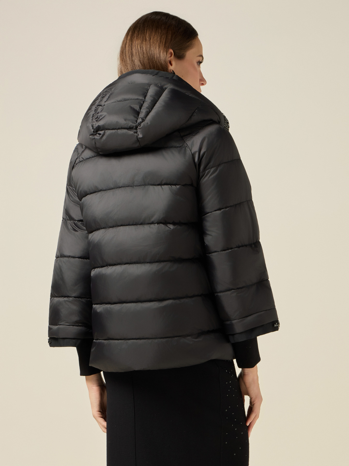 Piumino corto con profili gioiello image number 1