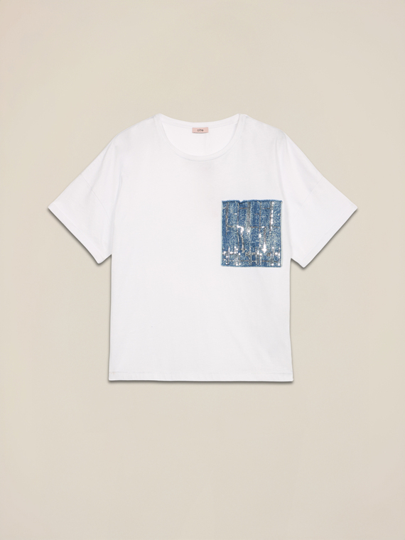 T-shirt with denim pocket and sequins