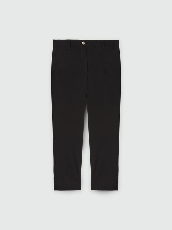 Pantaloni capri