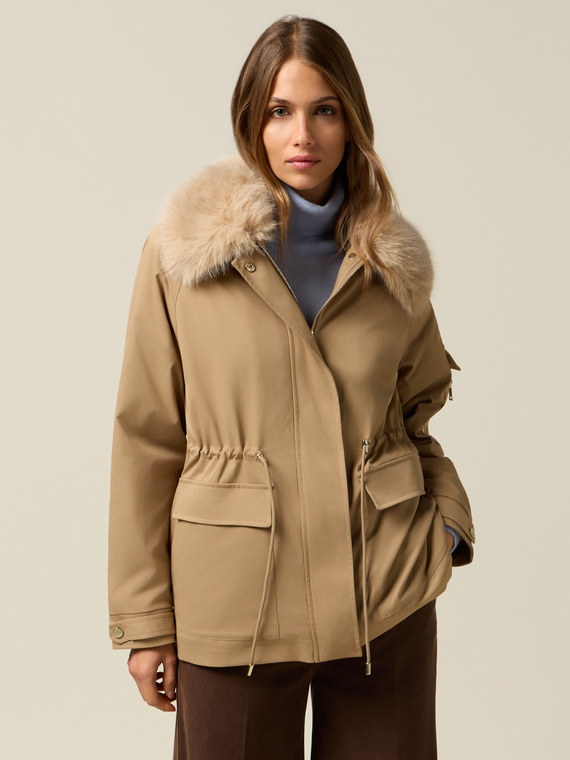 Parka imbottito con colletto effetto peluche