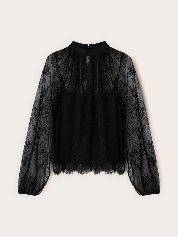 Spitzenbluse mit hohem Kragen