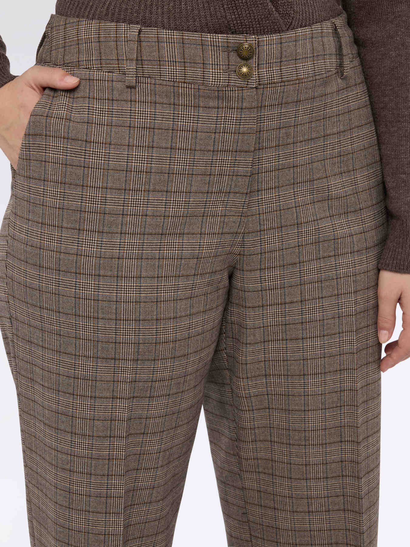 Pantalones cropped en tejido de cuadros image number 3