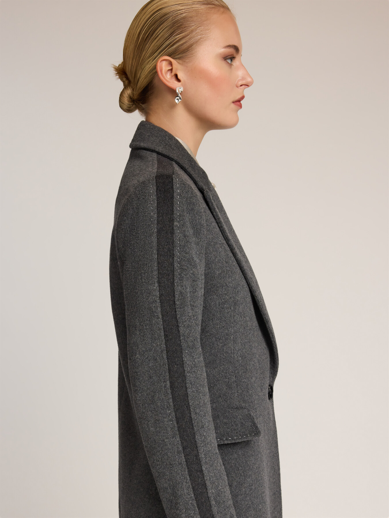 Manteau long en pure laine image number 4