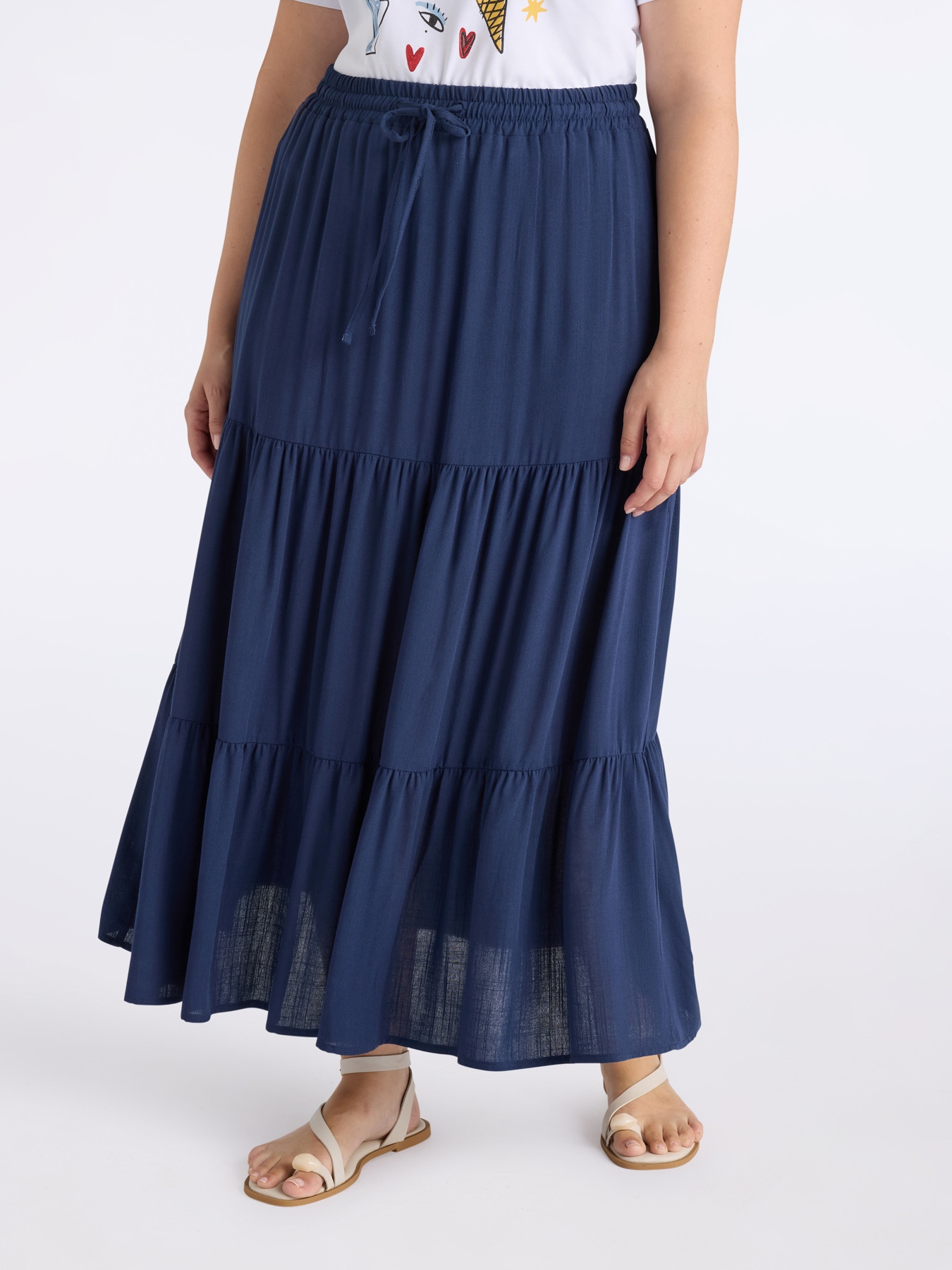 Long flounced skirt image number 0
