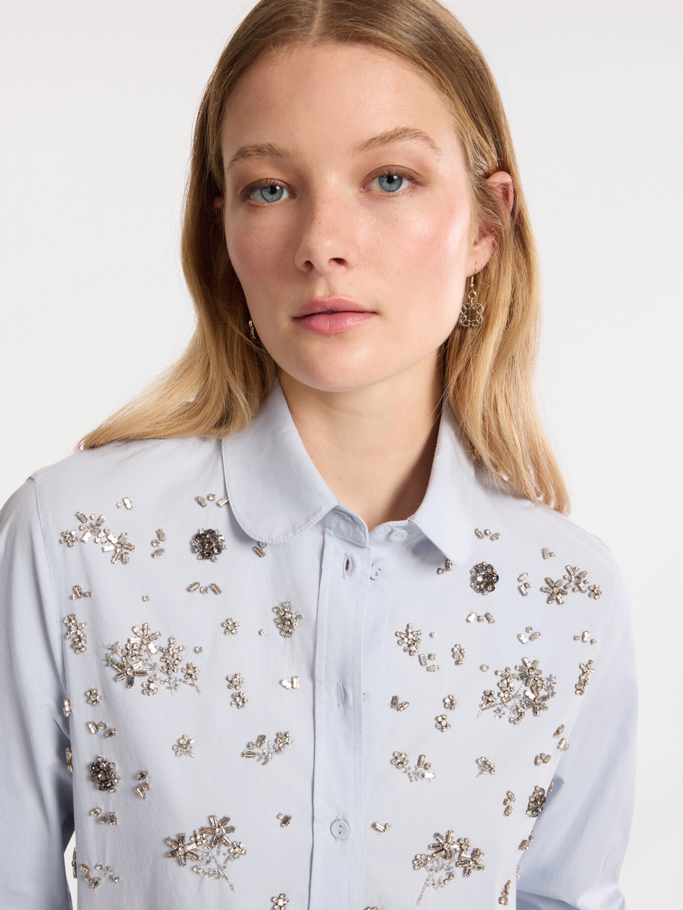 Hand embroidered shirt image number 3