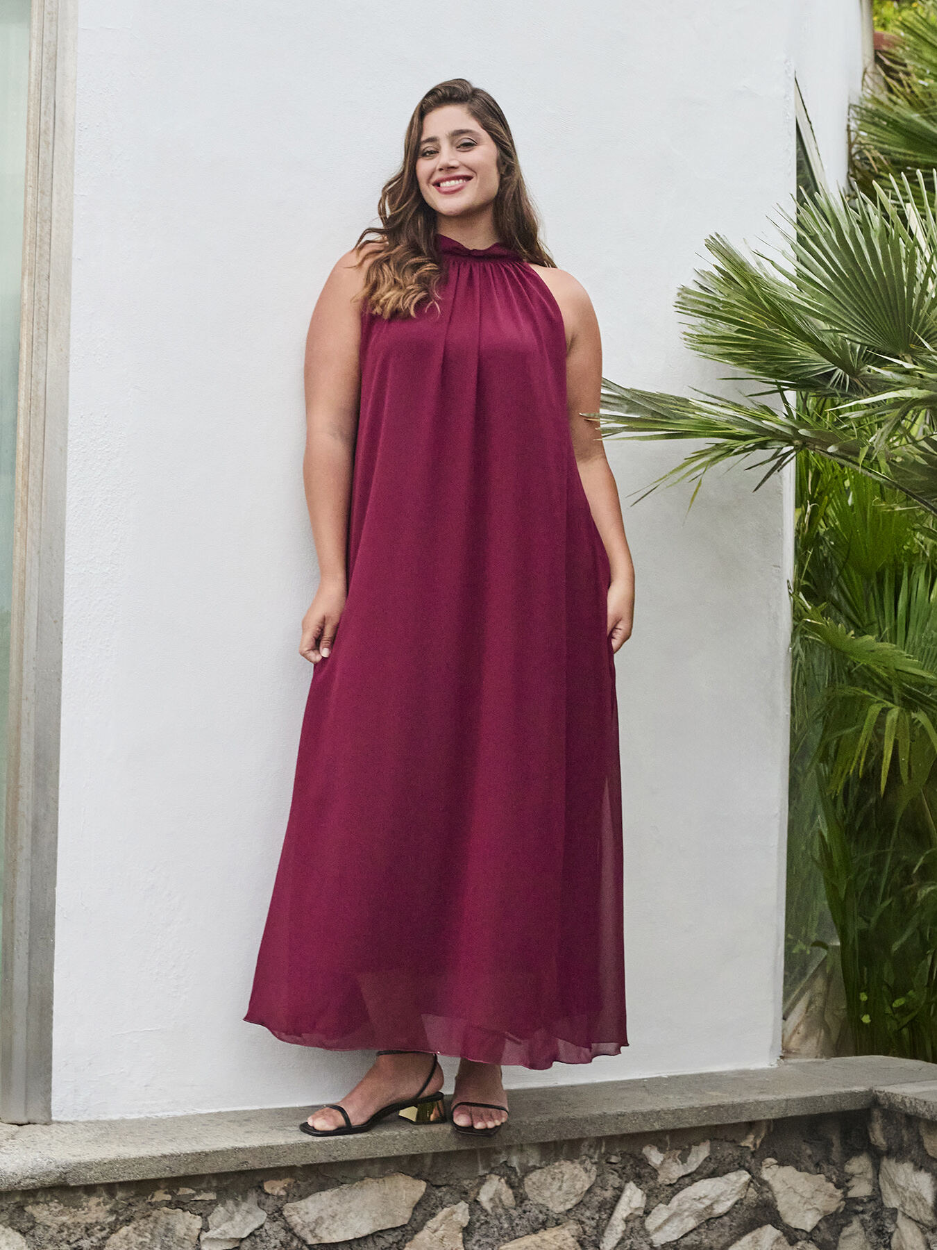 Long Free dress with halter neckline image number 0