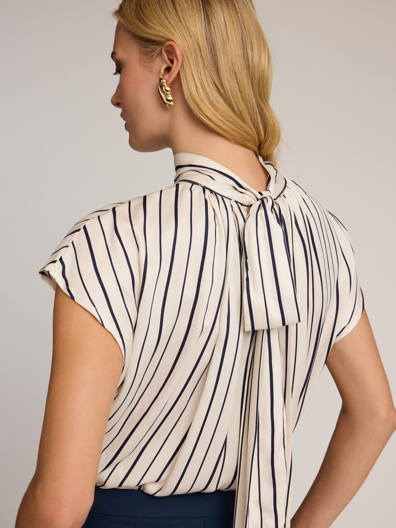Striped oversized blouse with back bow image number 2