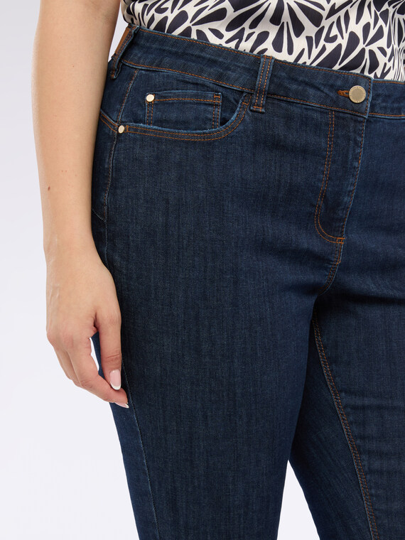 Skinny jeans in dark blue wash