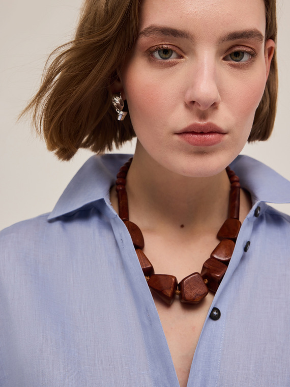 Collana girocollo con perline in legno
